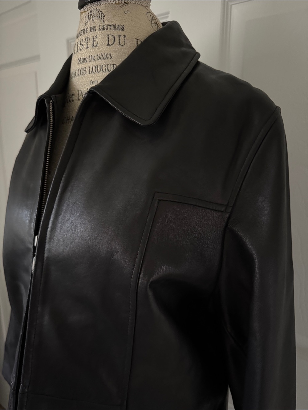 Women’s Black Leather Jacket - Classic Zip Front. Size XL